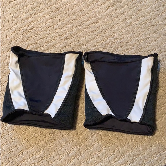 Under Armor Adult Strive 2.0 Volleyball Knee Pads - Picture 2 of 3